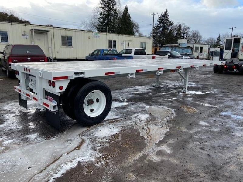 2012 UTILITY 28' SINGLE AXLE FLATBED 5003379656