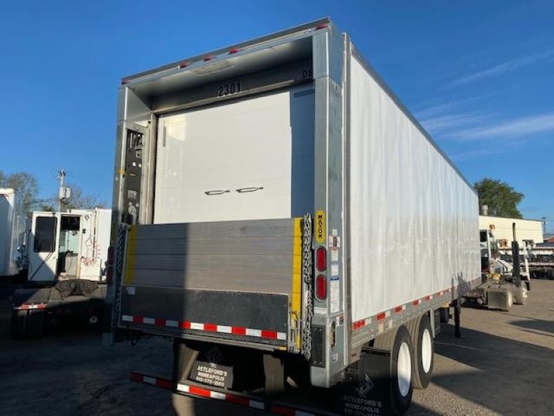 2010 UTILITY 36' REEFER WITH ELECTRIC STANDBY AND LIFT GATE 6024520691