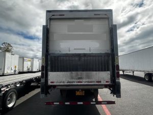 2010 UTILITY 48' ROLL DOOR REEFER W/ 5500LB LIFTGATE 9023456925