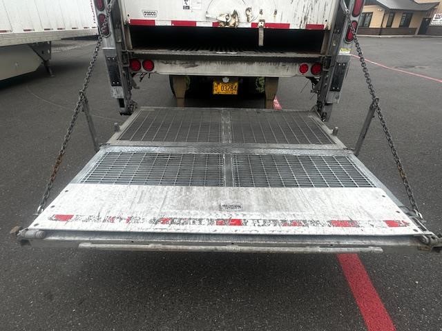 2010 UTILITY 48' ROLL DOOR REEFER W/ 5500LB LIFTGATE 9023456926